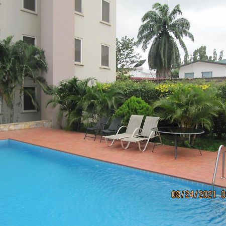 Bertha'S Court D-Plus Apartments Dzorwulu Екстериор снимка