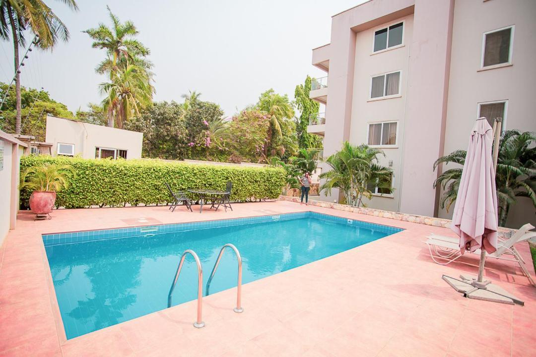 Bertha'S Court D-Plus Apartments Dzorwulu Екстериор снимка