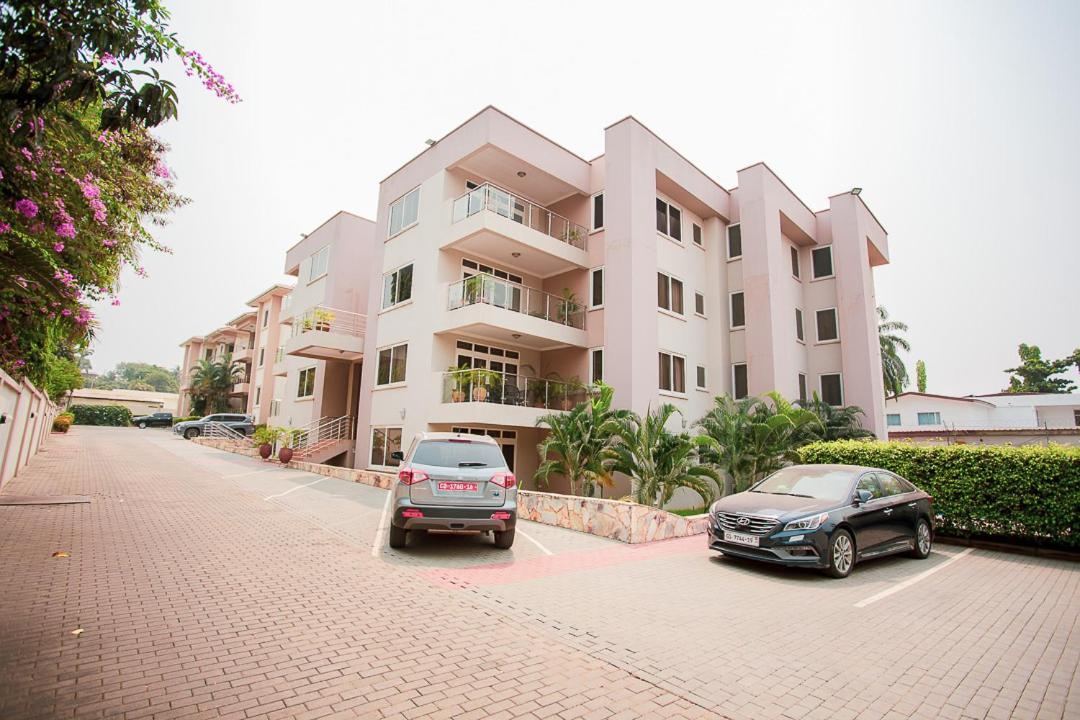 Bertha'S Court D-Plus Apartments Dzorwulu Екстериор снимка
