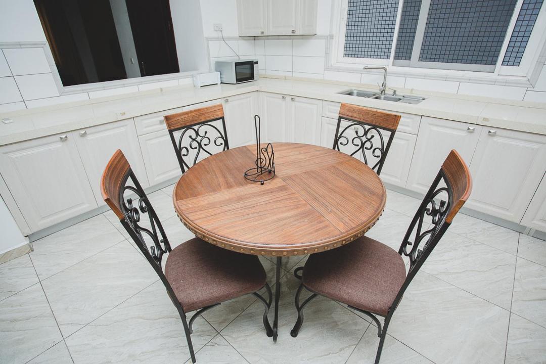 Bertha'S Court D-Plus Apartments Dzorwulu Екстериор снимка