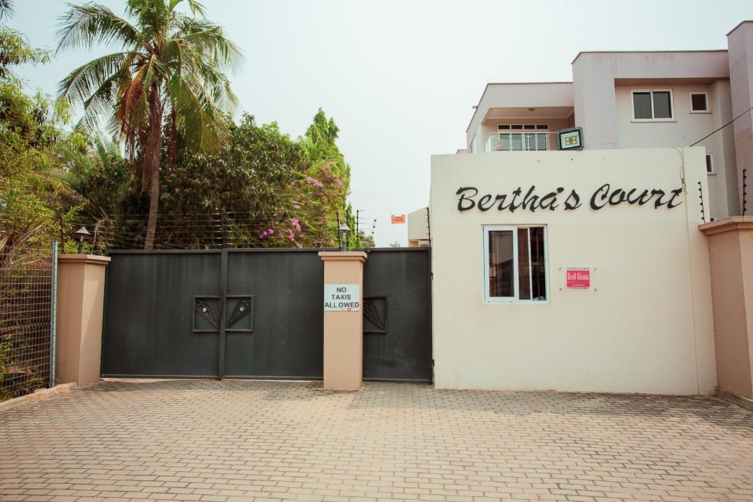 Bertha'S Court D-Plus Apartments Dzorwulu Екстериор снимка