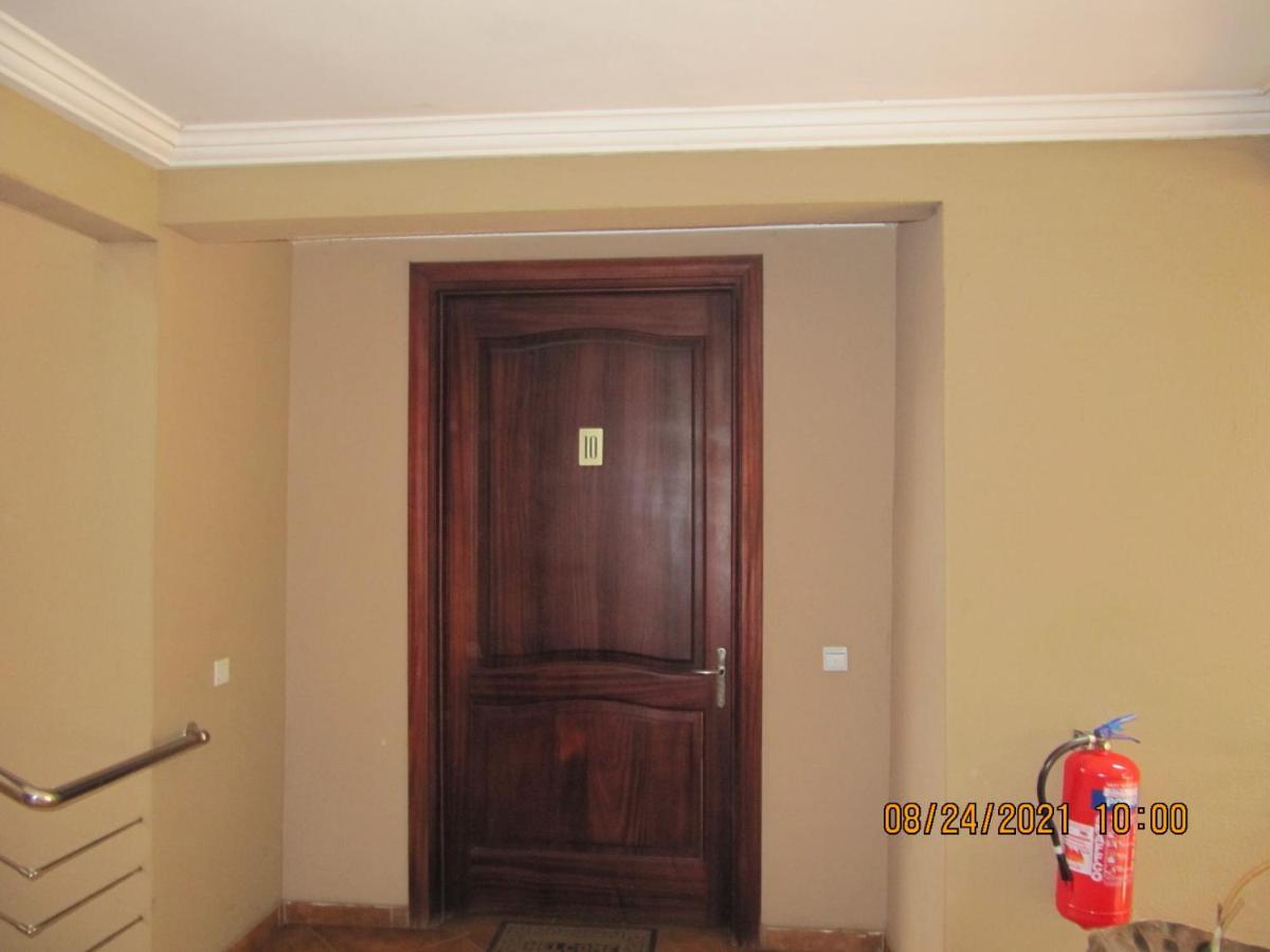 Bertha'S Court D-Plus Apartments Dzorwulu Екстериор снимка