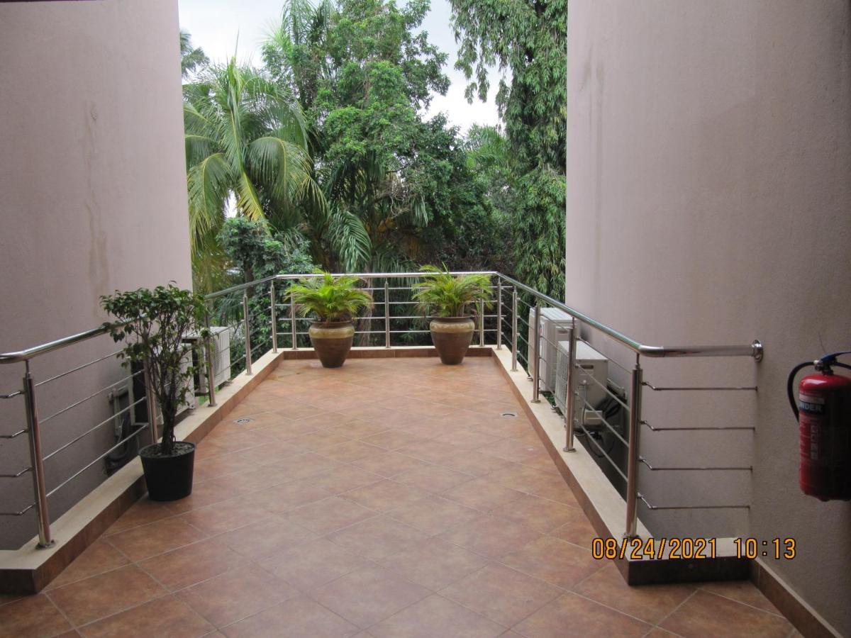 Bertha'S Court D-Plus Apartments Dzorwulu Екстериор снимка