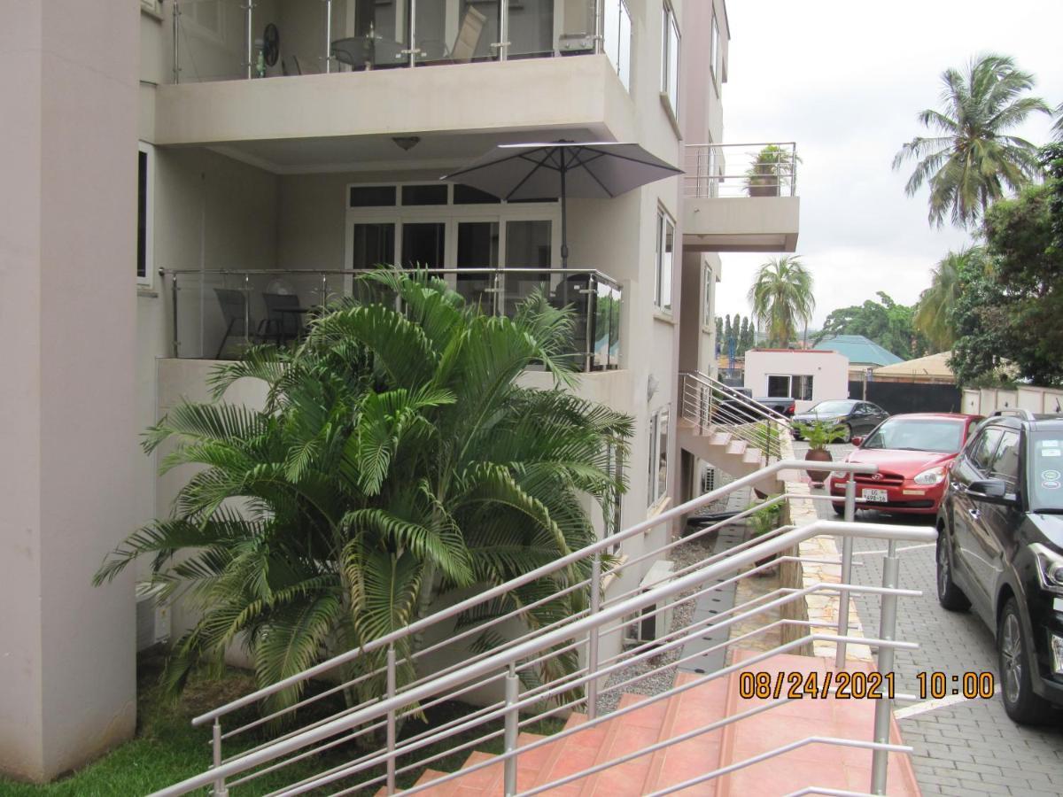 Bertha'S Court D-Plus Apartments Dzorwulu Екстериор снимка