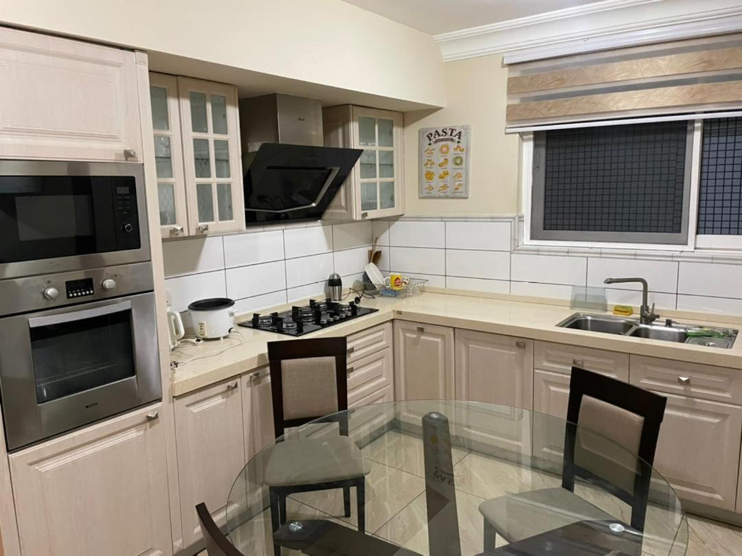 Bertha'S Court D-Plus Apartments Dzorwulu Екстериор снимка