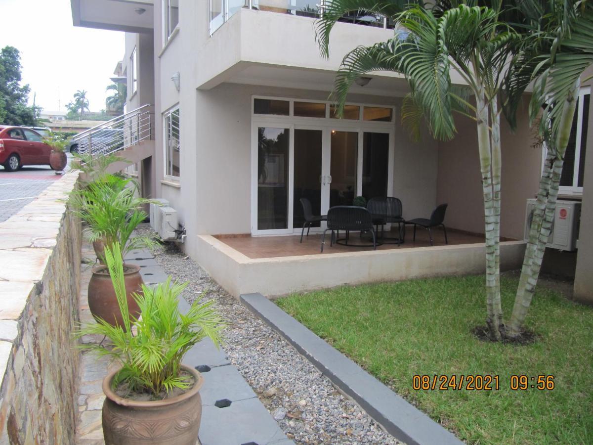 Bertha'S Court D-Plus Apartments Dzorwulu Екстериор снимка