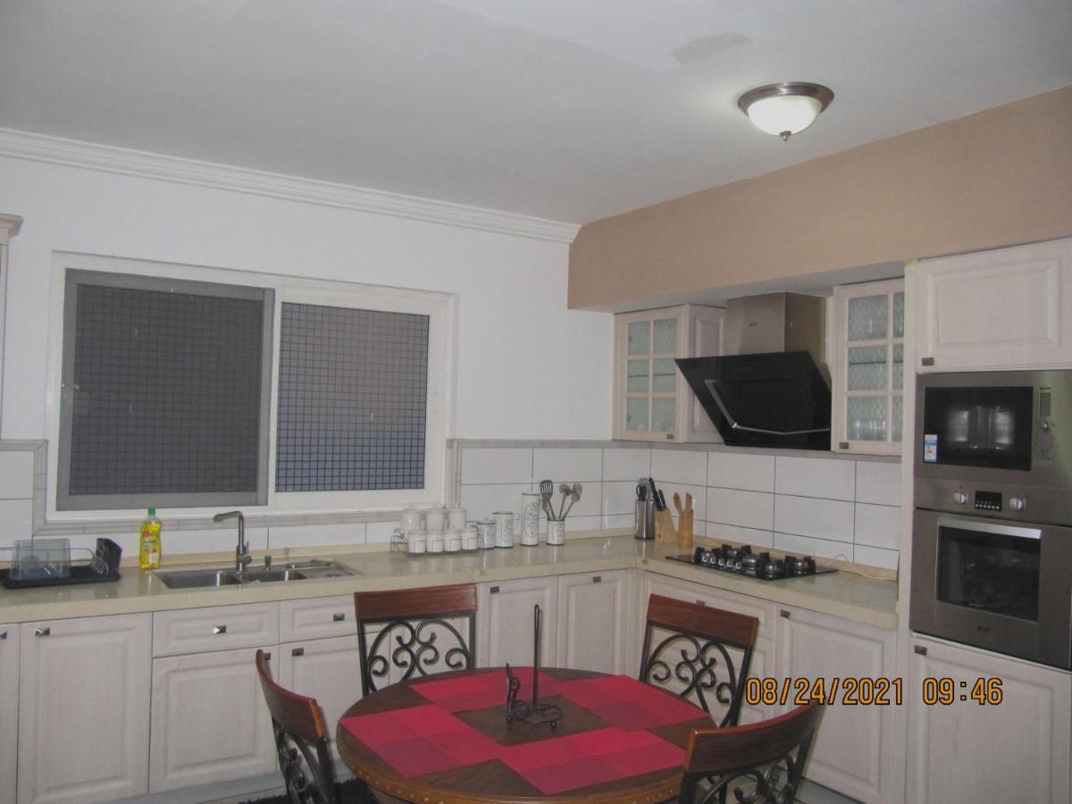 Bertha'S Court D-Plus Apartments Dzorwulu Екстериор снимка